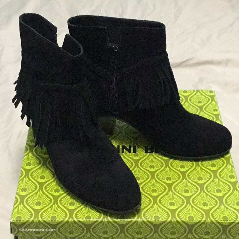 Black suede fringe bootie sz 7.5